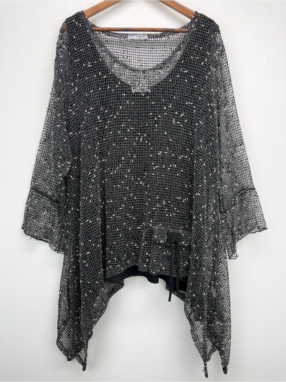 Magna Sz XL Women’s Black 3/4 Sleeve Mesh Fishnet Pocket Asymmetrical Tunic Top